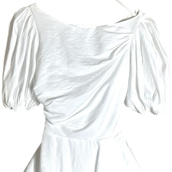 Saints + Secrets White Romper Size Small 📦 - Picture 5 of 7